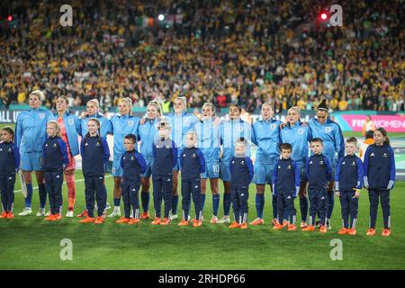 England steht während des Halbfinalspiels der FIFA Women's World Cup 2023 Australia Women vs England Women im Stadium Australia, Sydney, Australien, 16. August 2023 (Foto von Patrick Hoelscher/News Images) am 8./16. August 2023 in Sydney, Australien, für die Nationalhymne bereit. (Foto: Patrick Hoelscher/News Images/Sipa USA) Stockfoto