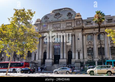 Nationalbibliothek von Chile über Avenida Libertador General Bernardo O'Higgins, Santiago, Chile. Stockfoto