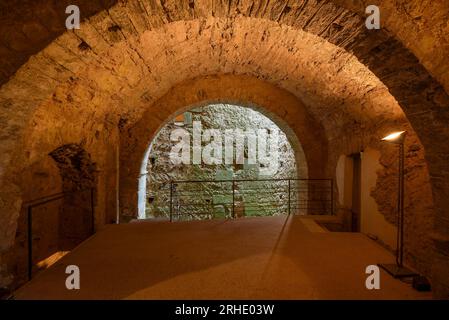 Erster romanischer Kreuzgang des Klosters Sant Pere de Rodes (Alt Empordà, Girona, Katalonien, Spanien) Stockfoto