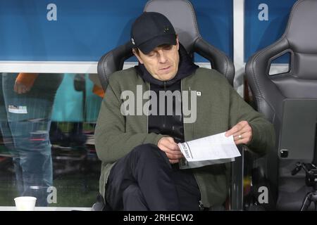 Sydney, Australien. 16. Aug. 2023. Tony Gustavsson Head Coach of Australia liest während des Halbfinalspiels der FIFA Women's World Cup 2023 zwischen Australia Women und England Women am 16. August 2023 im Stadium Australia, Sydney, Australien. Foto von Peter Dovgan. Nur redaktionelle Verwendung, Lizenz für kommerzielle Verwendung erforderlich. Keine Verwendung bei Wetten, Spielen oder Veröffentlichungen von Clubs/Ligen/Spielern. Kredit: UK Sports Pics Ltd/Alamy Live News Stockfoto