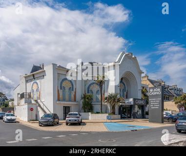 Saint-Aubin-Sur-Mer - 07 25 2023: Blick auf das Casino JOA von St-Aubin Stockfoto