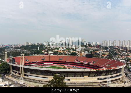 São PAULO, SP - 16.08.2023: São PAULO X CORINTHIANS - Luftaufnahme von Estádio do Morumbi vor dem Spiel zwischen dem FC São Paulo und den Corinthianern, gültig für die zweite Etappe des Halbfinales der Copa do Brasil 2023 und abgehalten in Estádio do Morumbi in São Paulo, SP. (Foto: Maurício Rummens/Fotoarena) Stockfoto