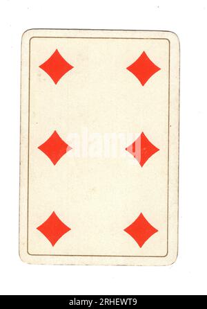Eine antike Spielkarte mit sechs Diamanten auf weißem Hintergrund. Stockfoto