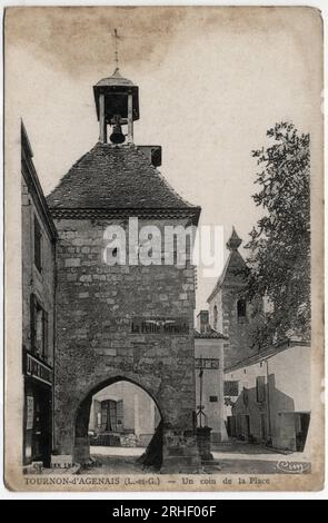 Aquitaine, Lot et Garonne (47), Tournon d'Agenais (Tournon-d'Agenais) : un Coin de la Place - Carte postale fin 19eme-20eme siecle Stockfoto