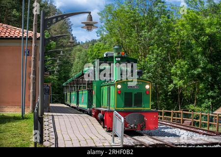 Tren del Ciment, am Bahnhof Clot del Moro, Castellar de n´Hug, Berguedà, Katalonien, Spanien. Die Tren del Ciment ist eine Linie, die die Geschichte der Th Stockfoto