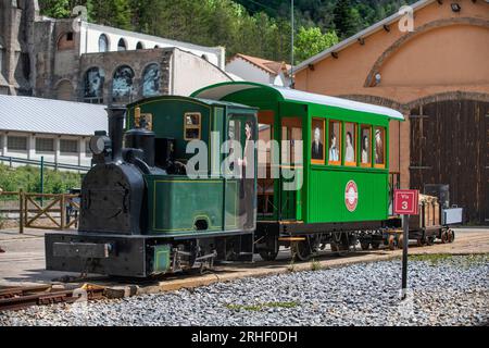 Tren del Ciment, am Bahnhof Clot del Moro, Castellar de n´Hug, Berguedà, Katalonien, Spanien. Die Tren del Ciment ist eine Linie, die die Geschichte der Th Stockfoto