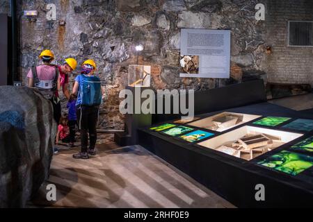 Museu de Ciment oder Asland ciment Museum, gefördert von Eusebi Güell und entworfen von Rafael Guastavino, Castellar de n´Hug, Berguedà, Katalonien, Spanien. Stockfoto