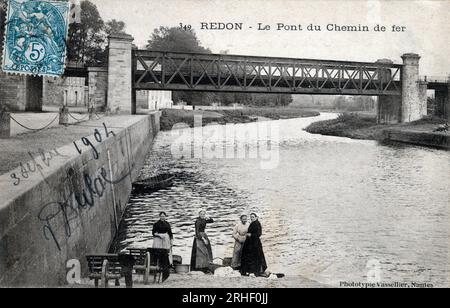 Bretagne, Ille et Vilaine (35), Redon : Le pont du chemin de fer - Carte postale datee 1904 Stockfoto