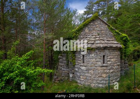 Ermita de Sant Jaume im Museu de ciment oder Asland ciment Museum, Castellar de n´Hug, Berguedà, Katalonien, Spanien. Sehr nahe am Catllaràs Cha Stockfoto