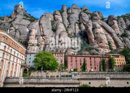 Sommertag in der Benediktinerabtei Santa Maria de Montserrat, Monistrol de Montserrat, Barcelona, Katalonien, Spanien Stockfoto