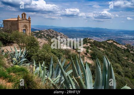 Kapelle Sant Joan in Montserrat, gezackter Berg im Westen von Barcelona, in Katalonien, Spanien. Stockfoto