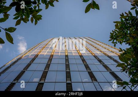 London, UK: One Blackfriars, eine Mixed-Use-Entwicklung an der No 1 Blackfriars Road im Bankside-Gebiet von Southwark in London. West-Höhe. Stockfoto