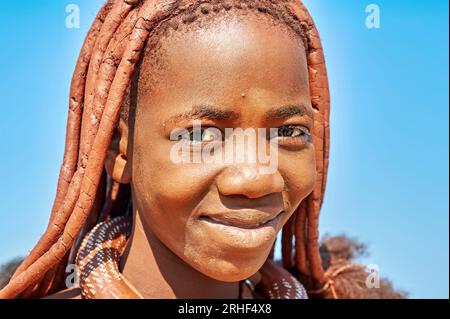 Namibia. Porträt einer Himba-Frau in der Region Kunene Stockfoto