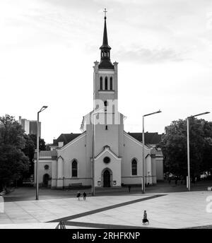 Die Johannes-Kirche ist eine große lutherische Pfarrkirche in Tallinn, Estland. Stockfoto