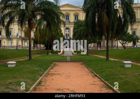 Rio, Brasilien - 07. april 2023, Quinta da Boa Vista ist ein Stadtpark im kaiserlichen Viertel von Sao Cristovao, mit Blick auf das Nationalmuseum U Stockfoto