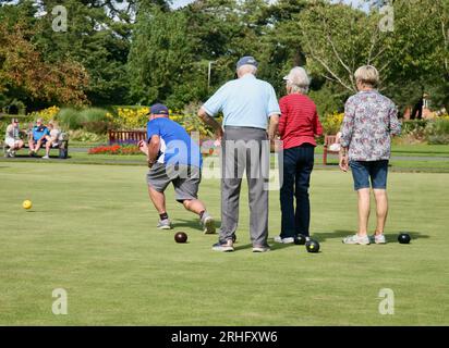 Senior Bowlers in Lytham St Annes, Lancashire, Großbritannien, Europa Stockfoto