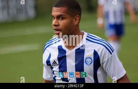 Solitude, Belfast, Nordirland, Vereinigtes Königreich. 19. Juli 2023. UEFA Champions League – Qualifikation in der ersten Runde – Larne gegen HJK Helsinki. HJK Helsinki Fußballspieler Anthony Olusanya (29) Stockfoto