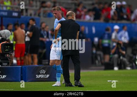 Athen, Griechenland. 16. Aug. 2023. Manchester Cityâ&#x80;&#X99;s Cole Palmer und Pep Guardiola Credit: Unabhängige Fotoagentur/Alamy Live News Stockfoto