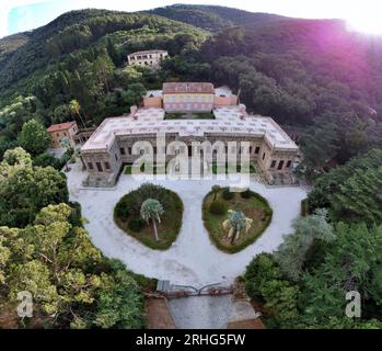 Blick aus der Vogelperspektive auf die Villa San Martino Napoleonic Residence. Portoferraio, Insel Elba, Livorno, Toskana, Italien Stockfoto