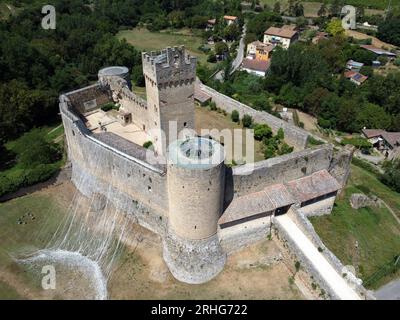 Aus der Vogelperspektive auf die Burg von Staggia, auch Rocca di Staggia genannt. Staggia Senese, Siena, Toskana, Italien Stockfoto