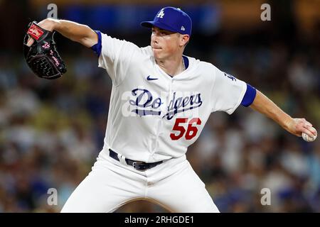 Los Angeles Dodgers Relief Pitcher Ryan Yarbrough (56) wirft während eines regulären Saisonspiels zwischen den Milwaukee Brewers und Los Angeles auf die Platte Stockfoto