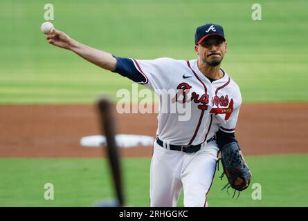 Atlanta, Usa. Aug. 2023. Atlanta Braves Starting Pitcher Charlie Morton wirft am Mittwoch, den 16. August 2023 in Atlanta, Georgia, im ersten Inning gegen die New York Yankees im Truist Park. Foto von Bob Andres/UPI Credit: UPI/Alamy Live News Stockfoto