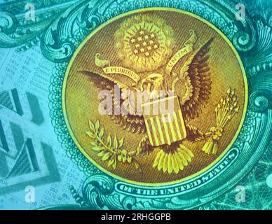 Eagle auf US-Dollar-Schein. Siegel der Vereinigten Staaten von Amerika E Pluribus Unum. US-Dollar Bargeld. Amerikanischer Weißkopfseeadler. Money USA Stockfoto