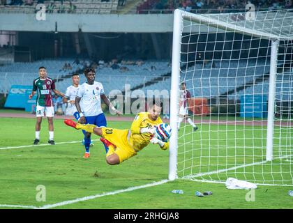 Kalkutta, Indien. Aug. 2023. Mohunbagan Super Giant startete seine AFC Cup-Kampagne 2023-24 mit einem Sieg 3-1 gegen den nepalesischen Verein Machhindra FC in der Vorrunde 2 am 16. August 2023 im VYBK Stadium in Kalkutta. (Foto: Amlan Biswas/Pacific Press) Credit: Pacific Press Media Production Corp./Alamy Live News Stockfoto