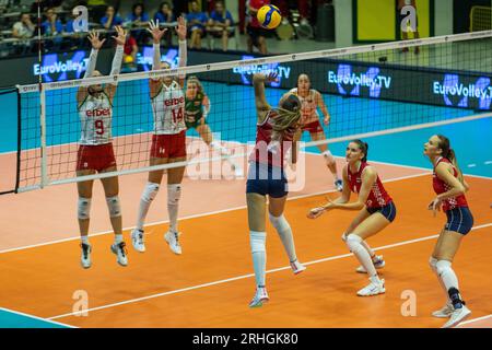 Monza, Italien. Aug. 2023. Frauen - Bulgarien gegen Kroatien, Volleyball Intenationals in Monza, Italien, 16. August 2023 Credit: Independent Photo Agency/Alamy Live News Stockfoto