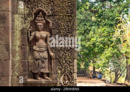 Apsara Relief am Heiligtum des Bergtempel Wat Phu, Provinz Champasak, Laos, Asien | geschnitzte Apsara im Heiligtum von VAT Phou, Provinz Champasak , Stockfoto