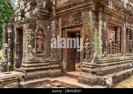 Apsara Reliefs am Heiligtum des Bergtempel Wat Phu, Provinz Champasak, Laos, Asien | geschnitzte Apsaras im Heiligtum von VAT Phou, Provinz Champasak Stockfoto