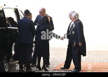 Rom, Italien. Aug. 2023. Die Familie von Andry Rajoelina, Präsident von Madagaskar, am 17. August 2023 in der Cortile di San Damaso, Vatikanstadt, Rom, Italien. Quelle: Unabhängige Fotoagentur/Alamy Live News Stockfoto