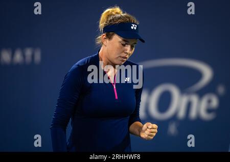 Linda Noskova aus der Tschechischen Republik in Aktion während der ersten Runde des Western & Southern Open, WTA 1000-Tennisturniers 2023 am 15. August 2023 in Cincinnati, USA Stockfoto