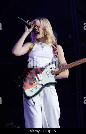 Wir sind Fabuloso, Preston Park, Brighton, East Sussex, Großbritannien. DYLAN (Natasha Woods) tritt bei We Are Fabuloso auf, einem Konzert mit Brighton Pride. August 2023. David Smith/Alamy News Stockfoto