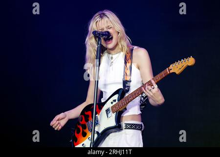 Wir sind Fabuloso, Preston Park, Brighton, East Sussex, Großbritannien. DYLAN (Natasha Woods) tritt bei We Are Fabuloso auf, einem Konzert mit Brighton Pride. August 2023. David Smith/Alamy News Stockfoto
