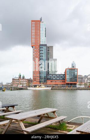 Rotterdam, Niederlande - Montevideo Wohnturm von Mecanoo, gegenüber Rijnhaven Stockfoto