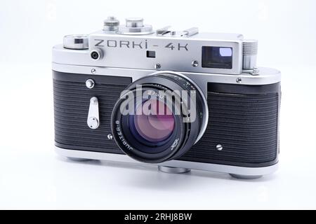 KMZ Zorki-4K Filmkamera im 35-mm-Format von 1976 mit Jupiter-8 50-mm-f2-Objektiv. Stockfoto