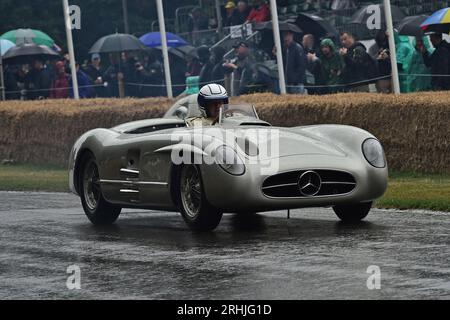 Jochen Mass, Mercedes-Benz 300 SLR, 30 Years of the Festival of Speed, eine Auswahl der besten Autos und Bikes, die auf den Hügel cl gefahren sind Stockfoto