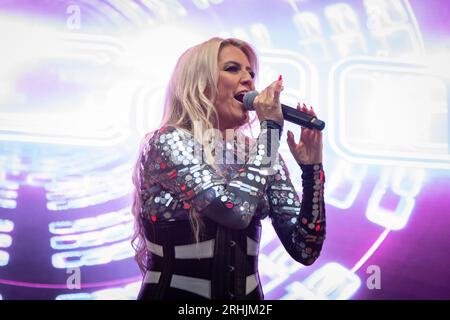 Trondheim, Norwegen. August 2023. Der deutsche Tanzmusiker Cascada spielt ein Live-Konzert während der We Love the 90s und 2000s Show in Trondheim. Hier wird Sängerin Natalie Horler live auf der Bühne gesehen. (Foto: Gonzales Photo - Tor Atle Kleven). Stockfoto