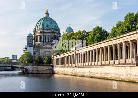 Hochauflösendes Bild der Museumsinsel in Berlin mit dem Dom Stockfoto