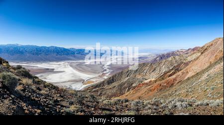 Panoramabild über Death Valley vom Aussichtspunkt Dantes Stockfoto