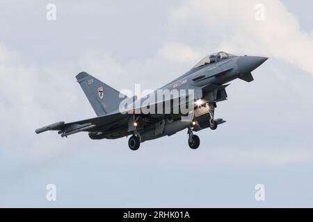 RAF Typhoon Jet im aktiven Einsatz bei RAF Conningsby in Lincolnshire, England, August 2023 Stockfoto