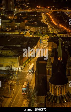 Nachtblick auf die St. Michael's Church in Croydon Town, Greater London, Großbritannien Stockfoto