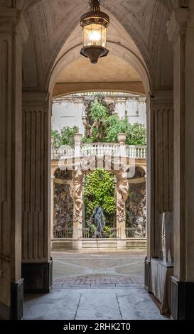 Genua, Italien - 25. Juli 2023: Innenraum des Palazzo Nicolosio Lomellino, Via Garibaldi, Genua. Stockfoto