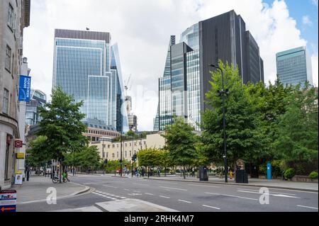 City of London Moderne Bürohochhäuser, von der Aldgate High Street aus gesehen. London, England, Großbritannien Stockfoto