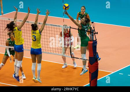 Monza, Italien. Aug. 2023. Frauen - Bosnien und Herzegowina vs Bulgarien, Volleyball Intenationals in Monza, Italien, 17. August 2023 Credit: Independent Photo Agency/Alamy Live News Stockfoto