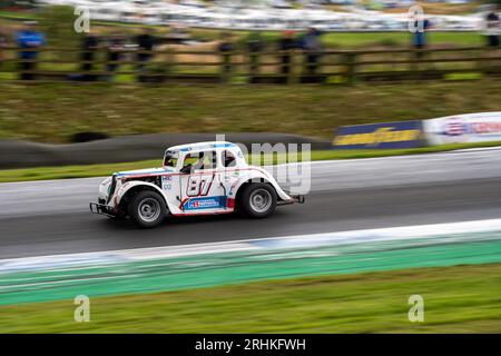 JLM – Legends Racing Knockhill Samstagmorgen Training und Rennen 1 Stockfoto