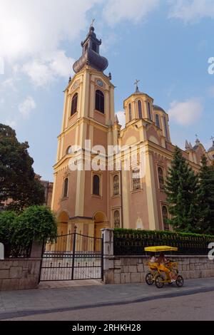 Kathedrale der Geburt des Theotokos, eine serbisch-orthodoxe Kirche in Sarajevo, Bosnien und Herzegowina, 17. August 2023. Stockfoto