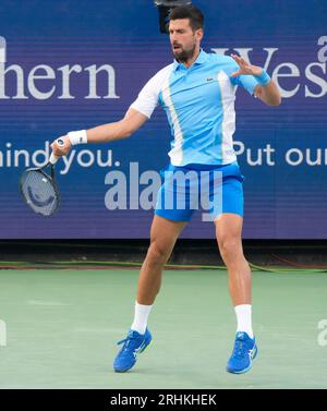 16. August 2023: Novak Djokovic (SRB) besiegte Alejandro Davidovich Fokina (ESP) mit 6:4, 6-0 (RET) bei den Western & Southern Open, die im Lindner Family Tennis Center in Mason, Ohio/USA gespielt wurden © Leslie Billman/Tennisclix/Cal Sport Media Stockfoto