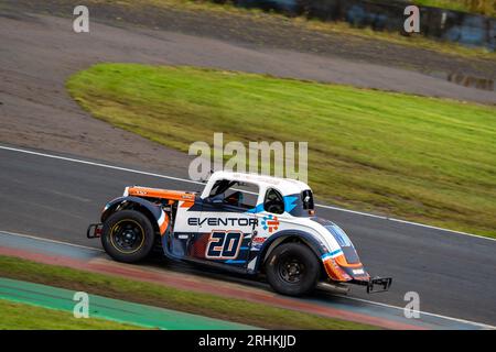 JLM – Legends Racing Knockhill Samstagmorgen Training und Rennen 1 Stockfoto